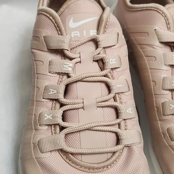 Nike Air Max Axis Running sneakers (womens size 8.5) - Picture 8 of 13